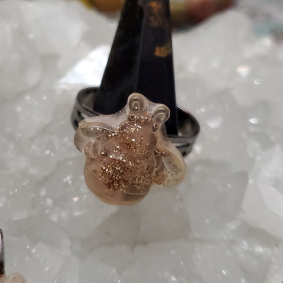 🌞 3 for $30 Honey Bee resin set - Picture 2 of 4